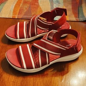 Clarks Cloudsteppers Mira Lilly